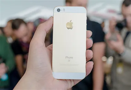 iPhone SE xách tay có giá khoảng 11,5 triệu đồng