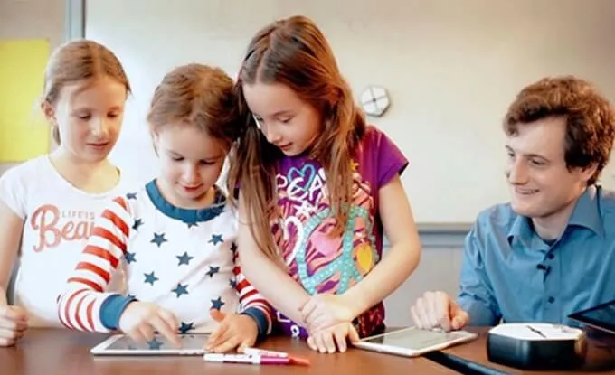 Xuất hiện robot chuyên dạy lập trình cho trẻ em