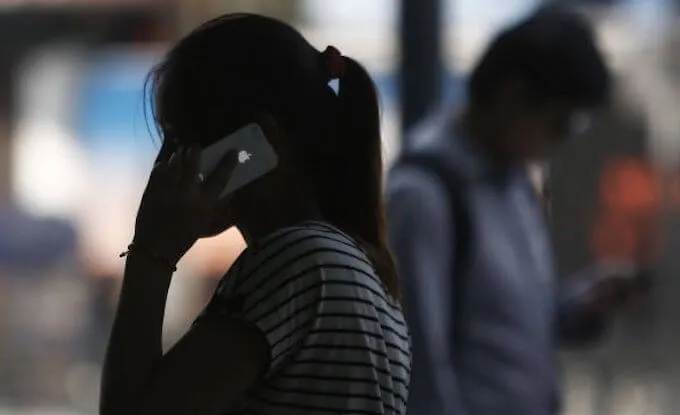 Người dùng iPhone có thể bị nghe lén bất cứ lúc nào 