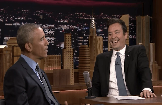 Tổng thống Obama sử dụng điện thoại của trẻ em