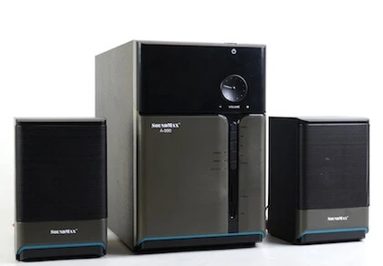 Trải nghiệm cặp loa Bluetooth giá mềm của SoundMax