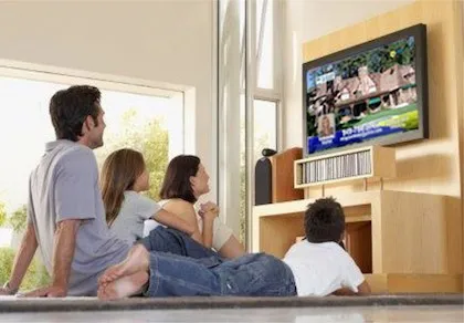 Quảng cáo trực tuyến bất ngờ 'áp đảo' truyền hình