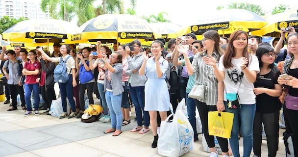 Galaxy J7 Prime hút hàng trong ngày đầu mở bán