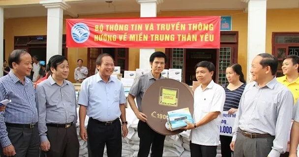 MobiFone ủng hộ đồng bào vùng lũ lụt