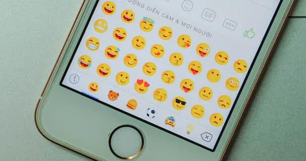 Facebook đã 'hồi sinh' biểu tượng :v và :3