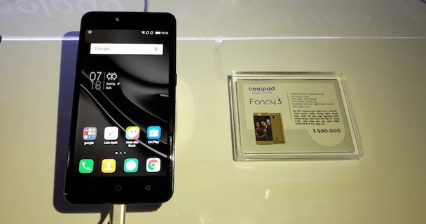 Fancy 3 - 'Phù thủy' bóng đêm với đèn flash trước