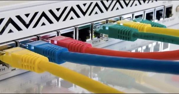 Nên sử dụng Wi-Fi hay kết nối có dây?