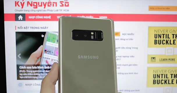 Trên tay Samsung Note 8 đầu tiên về Việt Nam