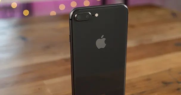 Hàng loạt người dùng iPhone Lock bị khóa máy