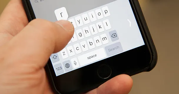 Cách sử dụng iPhone bằng một tay