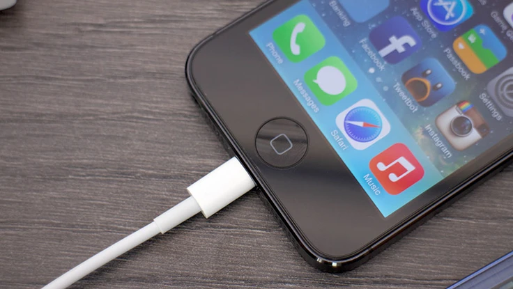 Có nên cắm sạc smartphone qua đêm?