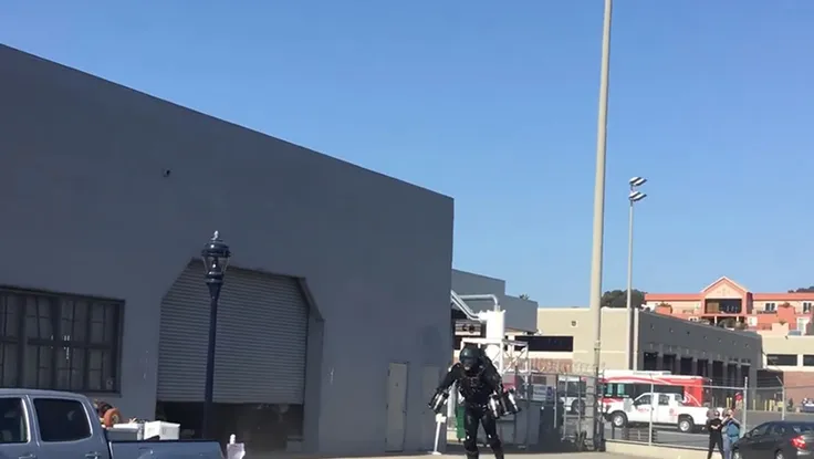 Thiết bị giúp bạn bay như chim với vận tốc 450 km/giờ 