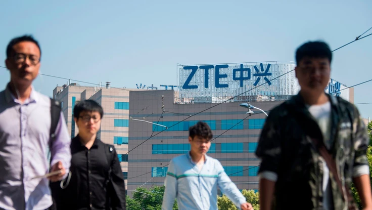 Gã khổng lồ công nghệ Trung Quốc ZTE trên bờ vực sụp đổ
