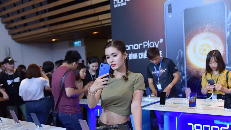 Ra mắt mẫu smartphone chuyên chơi game giá mềm