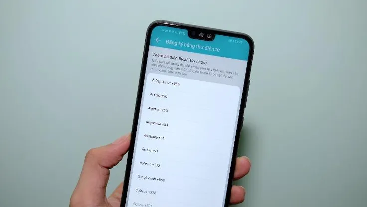 Huawei bị tố làm khó người dùng Việt Nam?