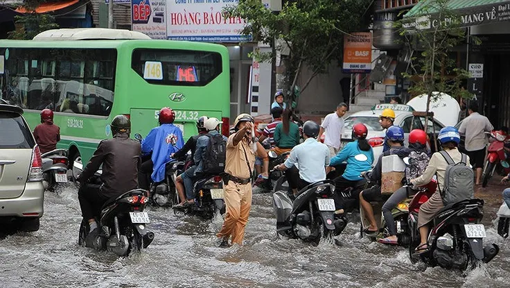 2 ứng dụng cần có trên điện thoại khi trời mưa bão