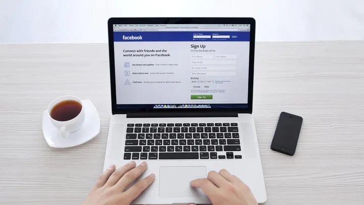 Hãy kiểm chứng thông tin trước khi chia sẻ lên Facebook