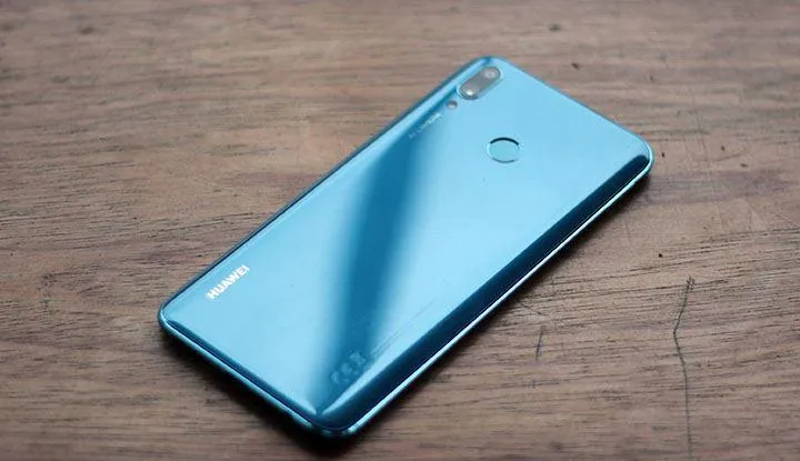 7 mẫu điện thoại bất ngờ giảm giá mạnh trong mùa tựu trường