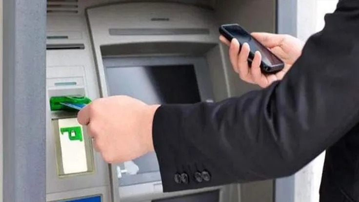 Cách khóa thẻ ATM bằng tin nhắn và ứng dụng