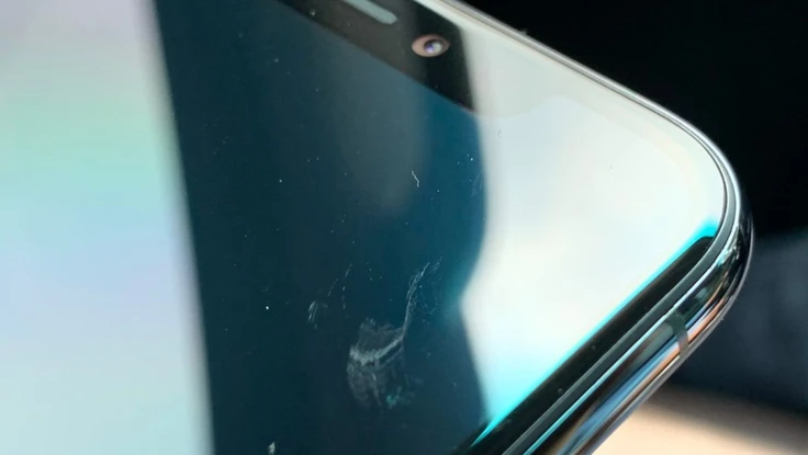 Nhiều người dùng tố iPhone 11 dễ bị trầy màn hình