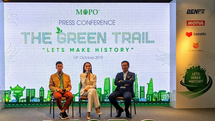 Hành trình xuyên Việt bằng xe máy điện thân thiện môi trường