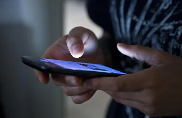 Smartphone TQ bán tại Mỹ có chứa phần mềm độc hại?