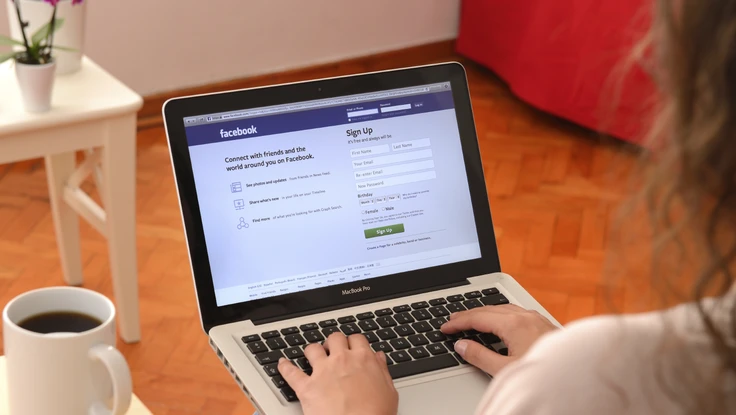 Cách đặt hình nền cho Facebook Messenger