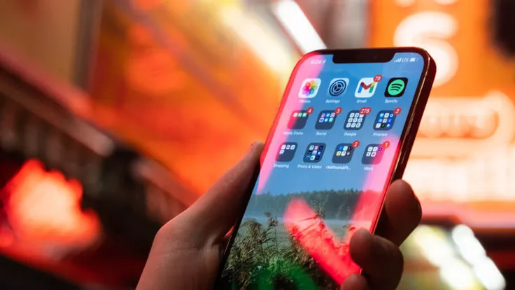 Người dùng than trời vì iPhone 12 gặp sự cố màn hình cảm ứng