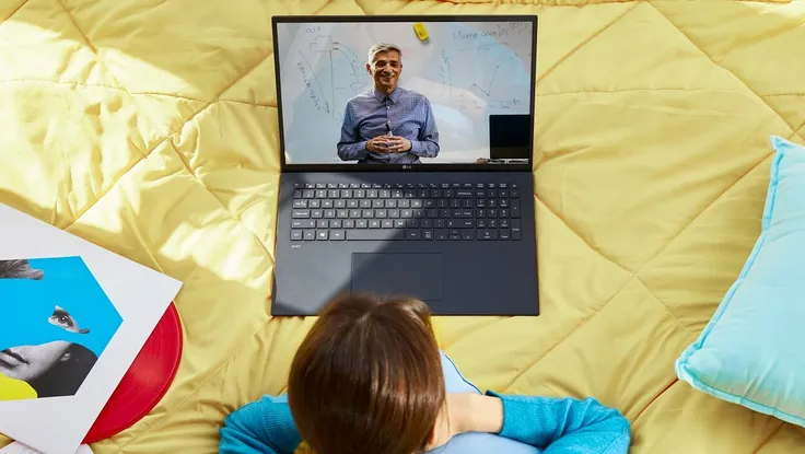 Lộ diện mẫu laptop siêu nhẹ cùng thời lượng pin 22,5 tiếng