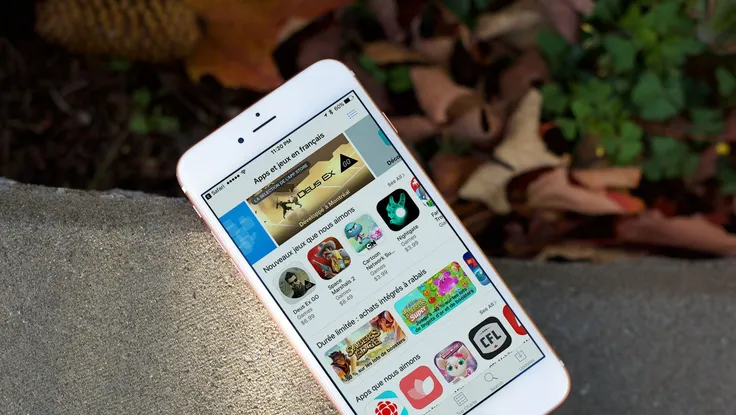 Cho con mượn iPhone 1 tiếng, tiến sĩ phải bán xe hơi để trả nợ