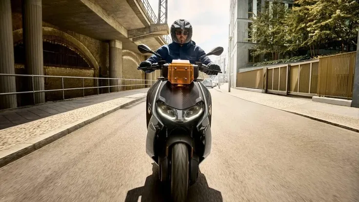 BMW ra mắt mẫu xe điện CE04 đến từ tương lai