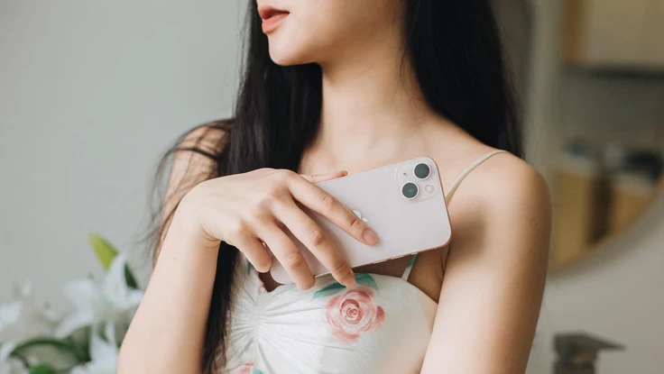 Bất chấp đại dịch, iPhone 13 vẫn hút khách trong ngày mở bán