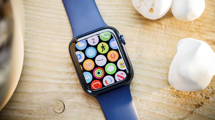 Người dùng Apple Watch than trời vì tính năng 'sạc siêu chậm'