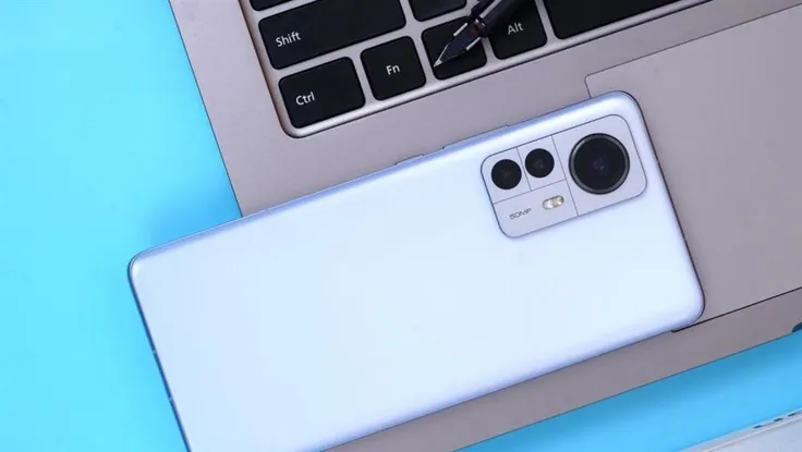 Tái định nghĩa phân khúc smartphone cao cấp với Xiaomi 12 series