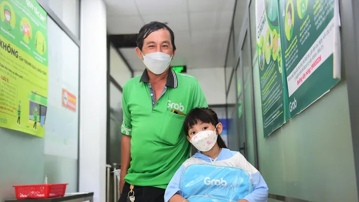 2.400 phần quà được trao cho con em đối tác tài xế nhân dịp 1-6