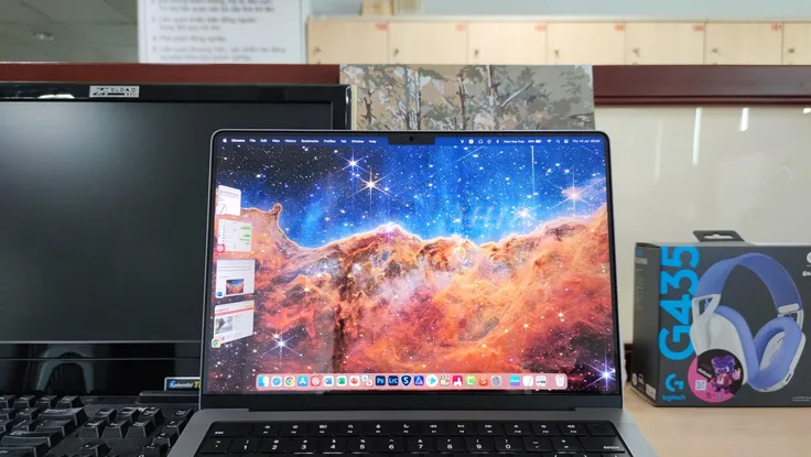 Cách tải ảnh chụp từ kính viễn vọng James Webb để làm hình nền