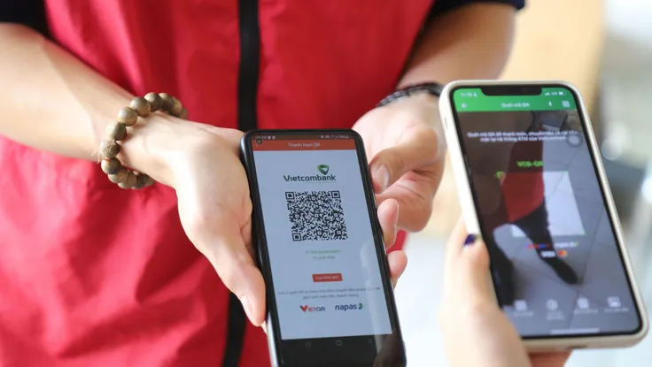 Người tiêu dùng đã quen với việc mua sắm không dùng tiền mặt