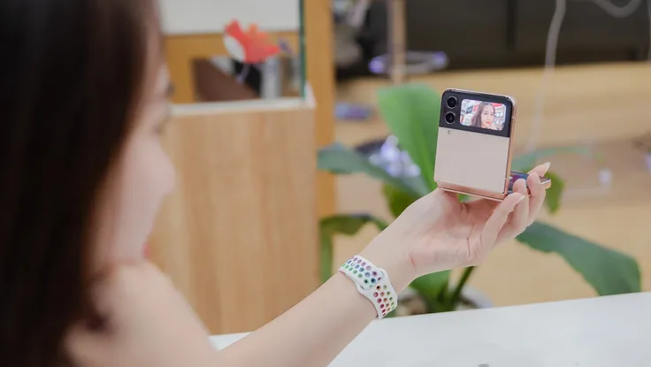 Samsung Galaxy Z Flip4 bất ngờ giảm sâu hơn 12 triệu đồng