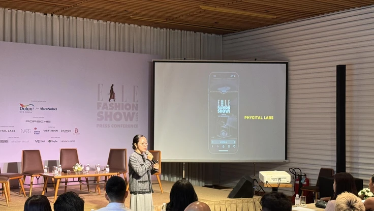 Trải nghiệm sàn diễn thời trang bằng công nghệ của Phygital Labs