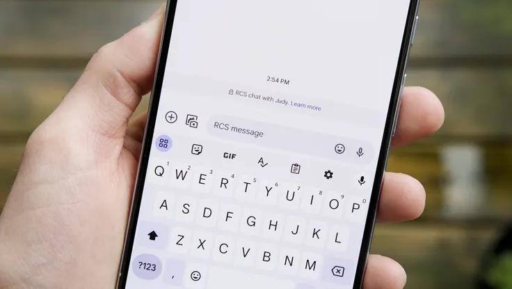 Google âm thầm chặn tính năng nhắn tin miễn phí RCS nếu điện thoại đã root
