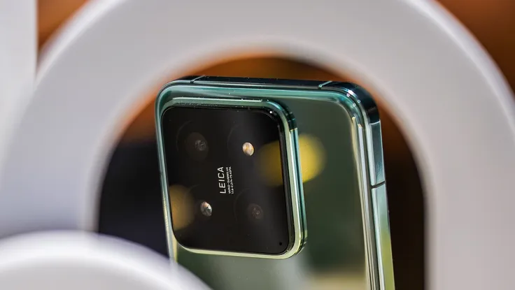Nhiều mẫu iPhone và điện thoại Android giảm giá mạnh ngày 4-4