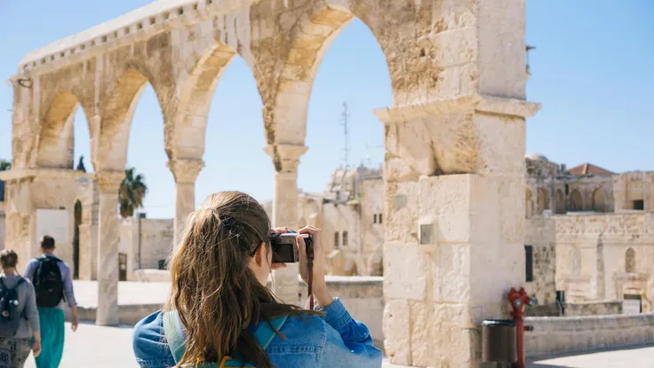 Chuyên gia cảnh báo 4 mối nguy hiểm người dùng cần tránh khi đi du lịch hè