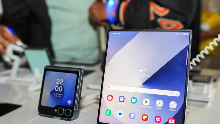 Trên tay bộ đôi Samsung Galaxy Z Fold6 và Z Flip6 đầu tiên tại Việt Nam