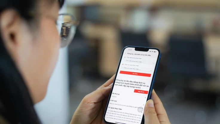 Cách bấm biển số xe trên ứng dụng VNeID từ ngày 1-8-2024