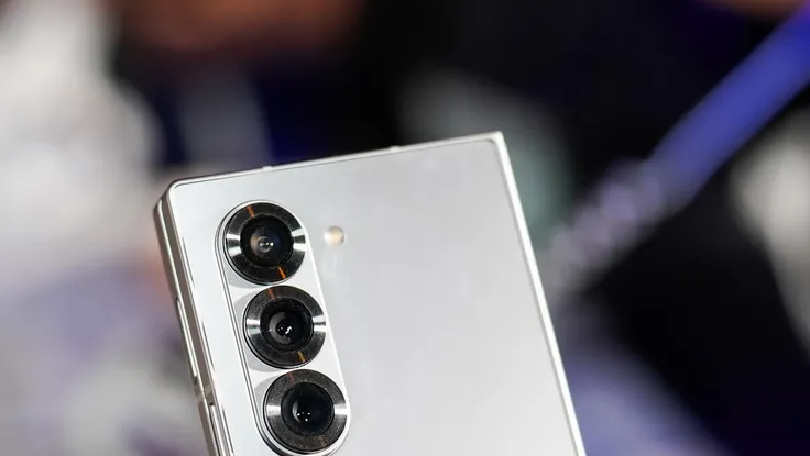 Mẫu điện thoại màn hình gập có camera tốt nhất hiện nay