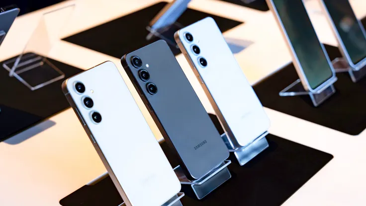 Cùng với iPhone 16, Galaxy S24 FE cũng là chiếc điện thoại AI đáng mua