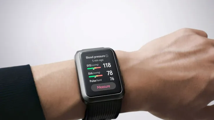 3 mẫu đồng hồ thông minh có khả năng đo huyết áp