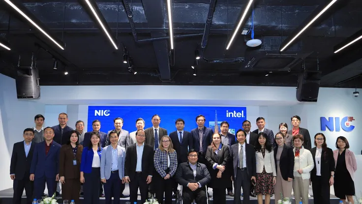 Intel Việt Nam và NIC ra mắt chương trình phổ cập AI cho cộng đồng