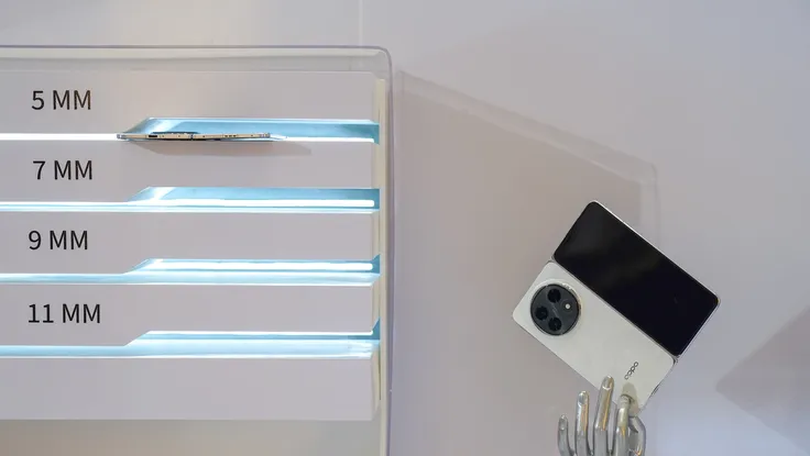 Điện thoại màn hình gập mỏng nhất thế giới lộ diện