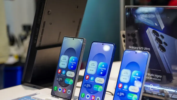 Thuế quan mới của Trump tác động thế nào đến giá điện thoại Samsung?